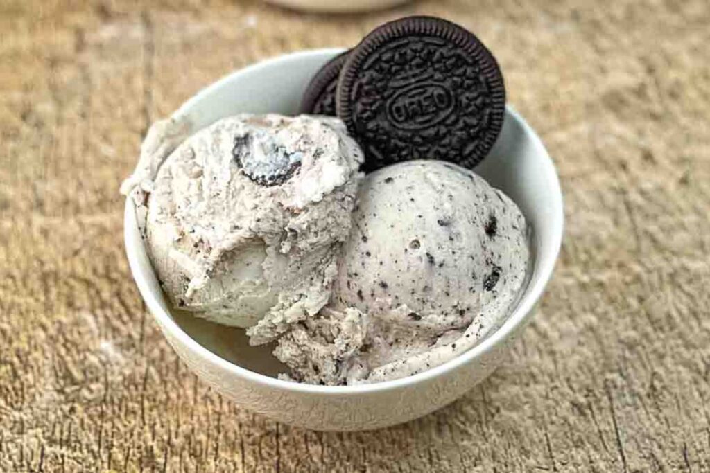 a bowl of cookies and cream ice cream