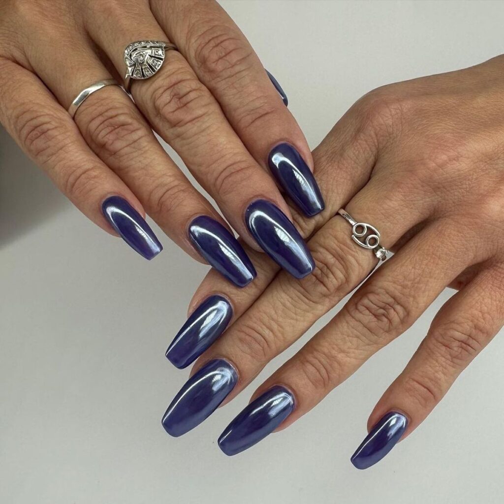 blue chrome nails